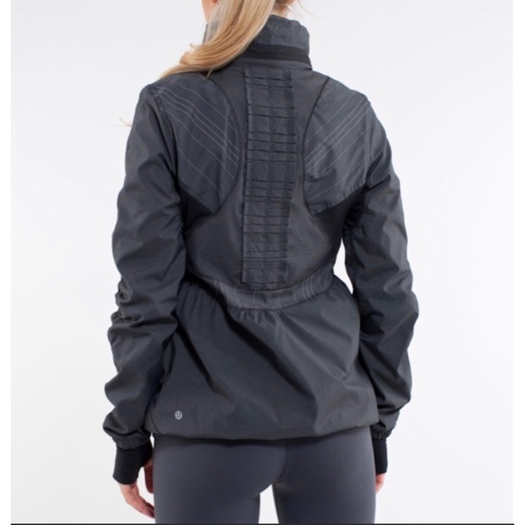 Lululemon Athletica Run Hustle Jacket - Picture 2 of 15
